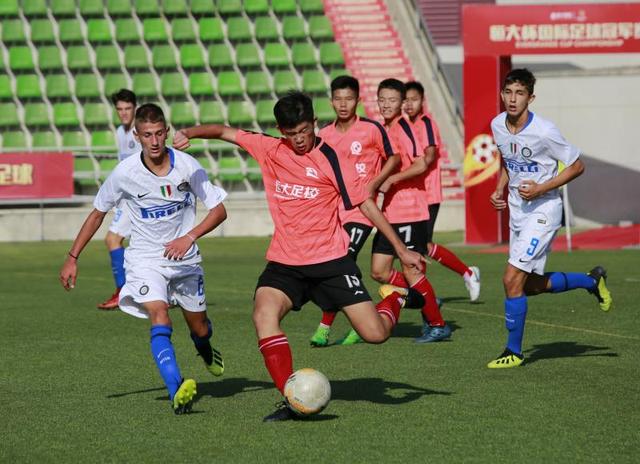  国际米兰青训小将首秀破门，未来可期引关注  